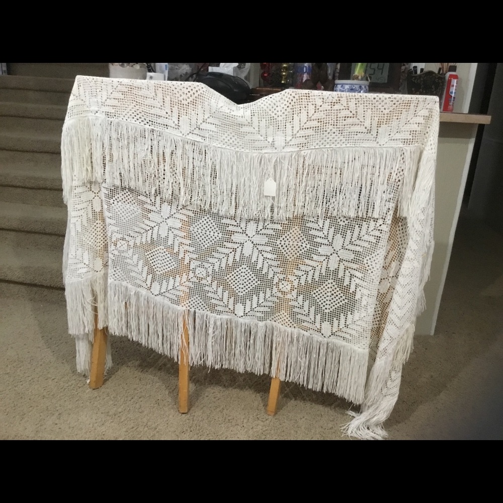 Antique heavy lace and fringe - Picture 2 of 5